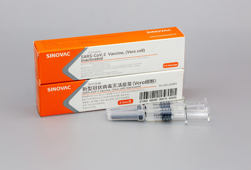 La vacuna china Coronavac es “la más segura” de las analizadas en Brasil dice director del instituto brasileño Butantan